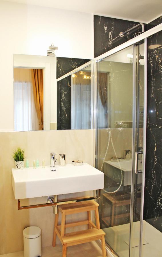 Hrt Milano Hotel Bagian luar foto